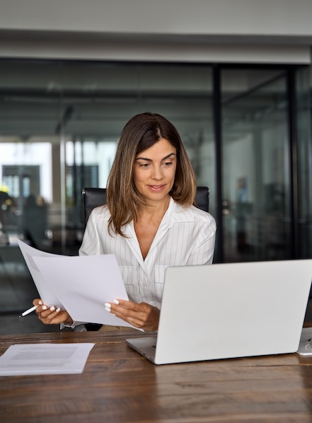 Hispanic Accountant Vertical